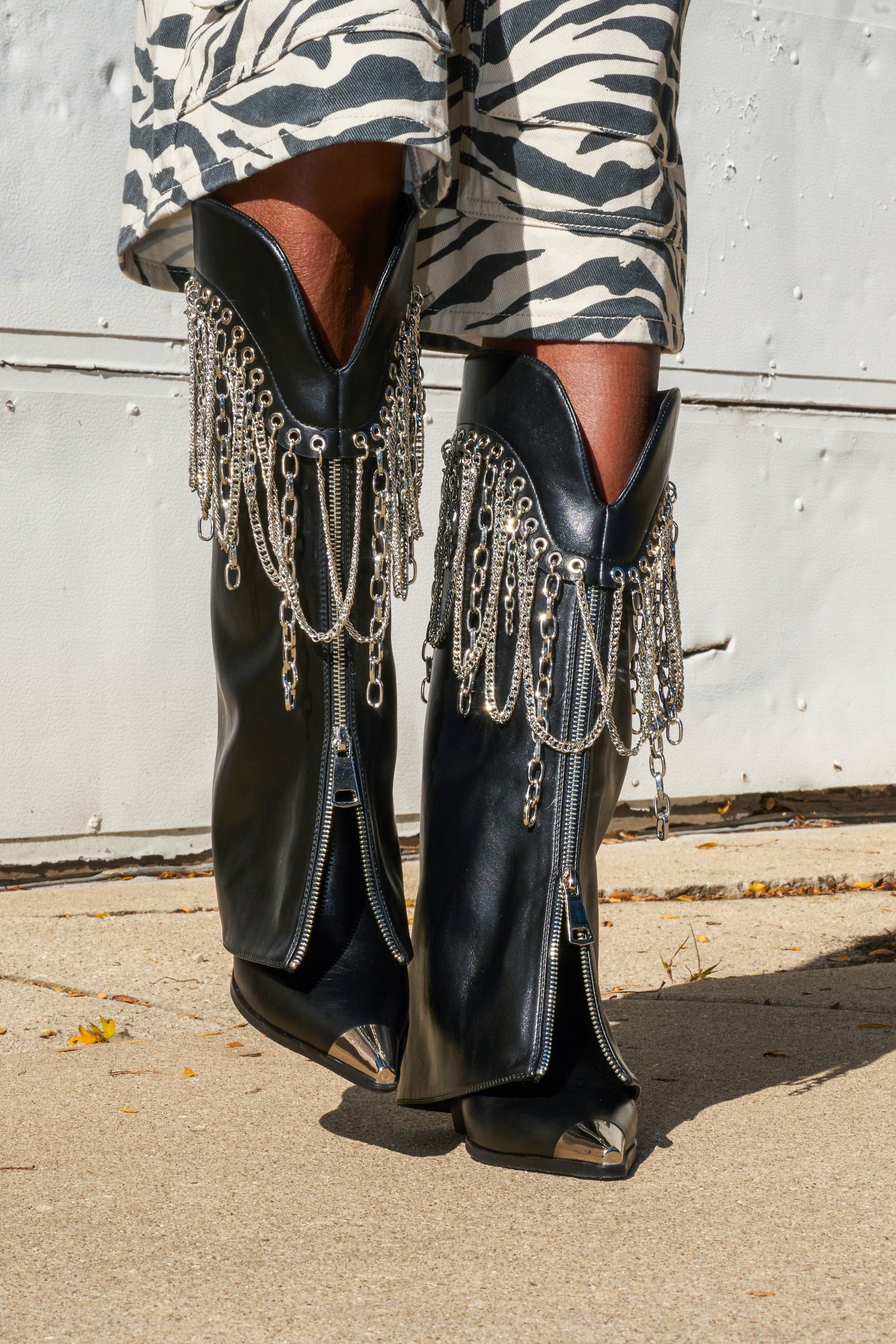 AZALEA WANG SINISTER BLACK WESTERN CHUNKY BOOT