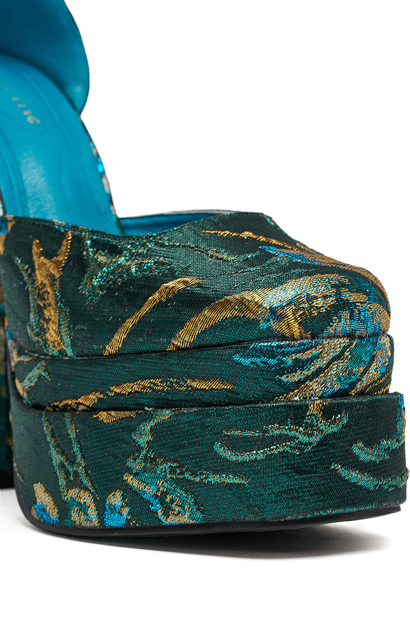 AZALEA WANG ZIPPHORA BLUE BROCADE CHUNKY PUMP