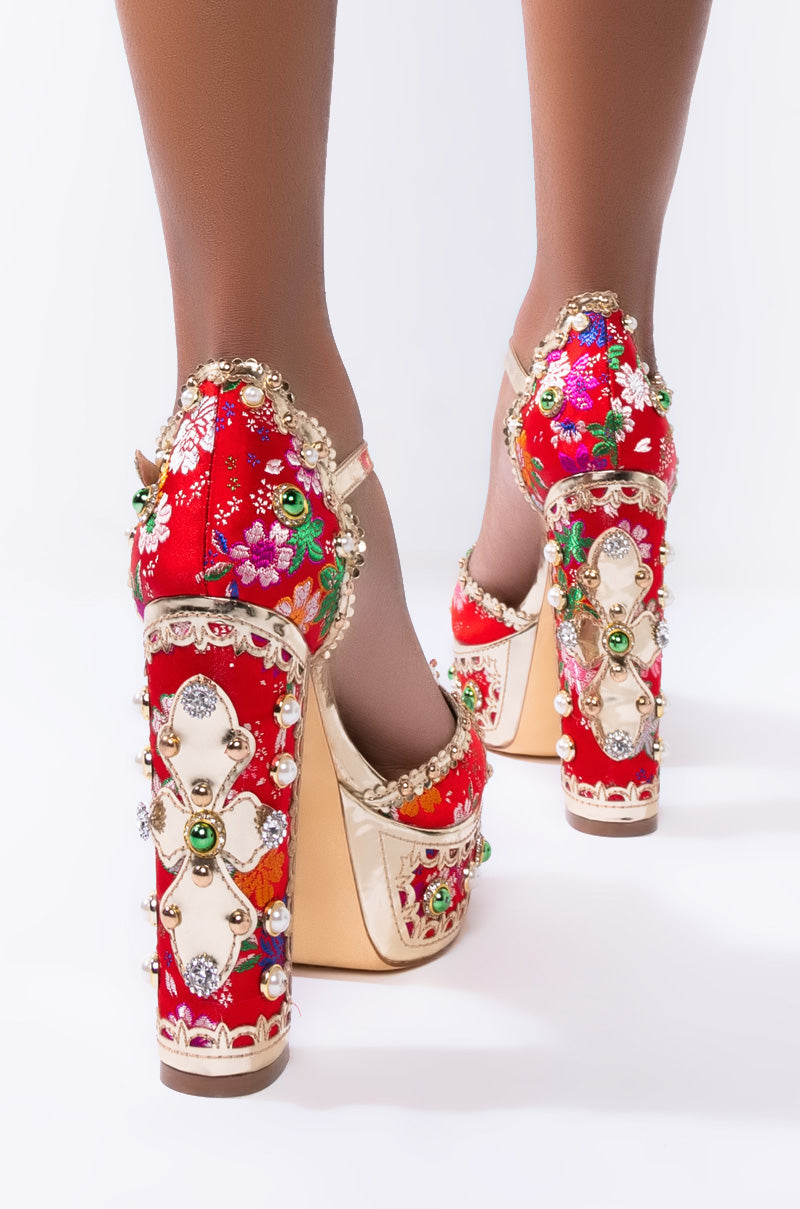 AZALEA WANG AIM FOR THE EYES CHUNKY HEEL SANDAL IN RED