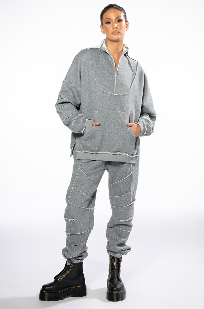 EFFORTLESS OVERSIZED JOGGER