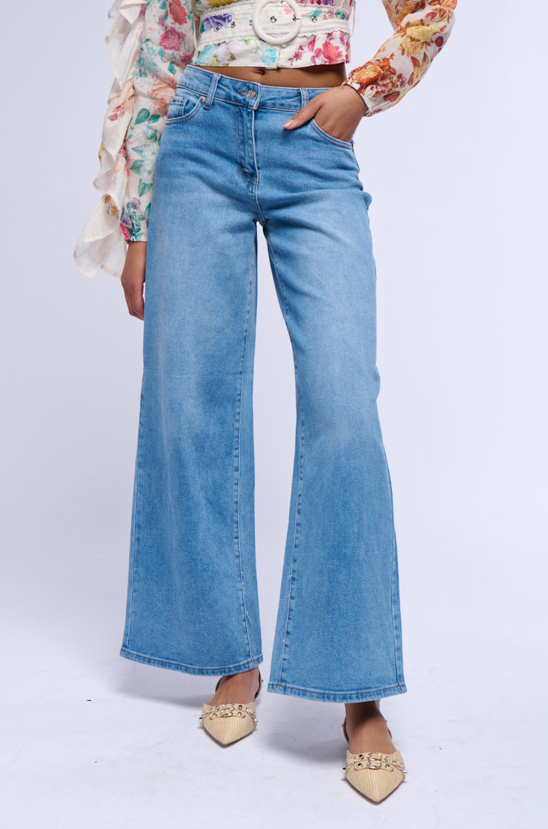 EVERYDAY EVERY MINUTE FLARE JEAN